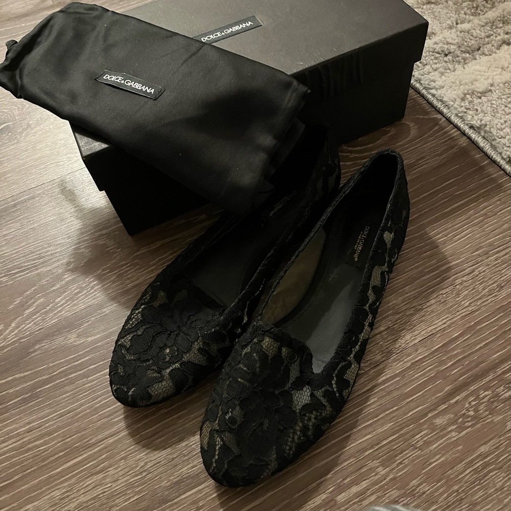Dolce and Gabbana lace ballet flats
